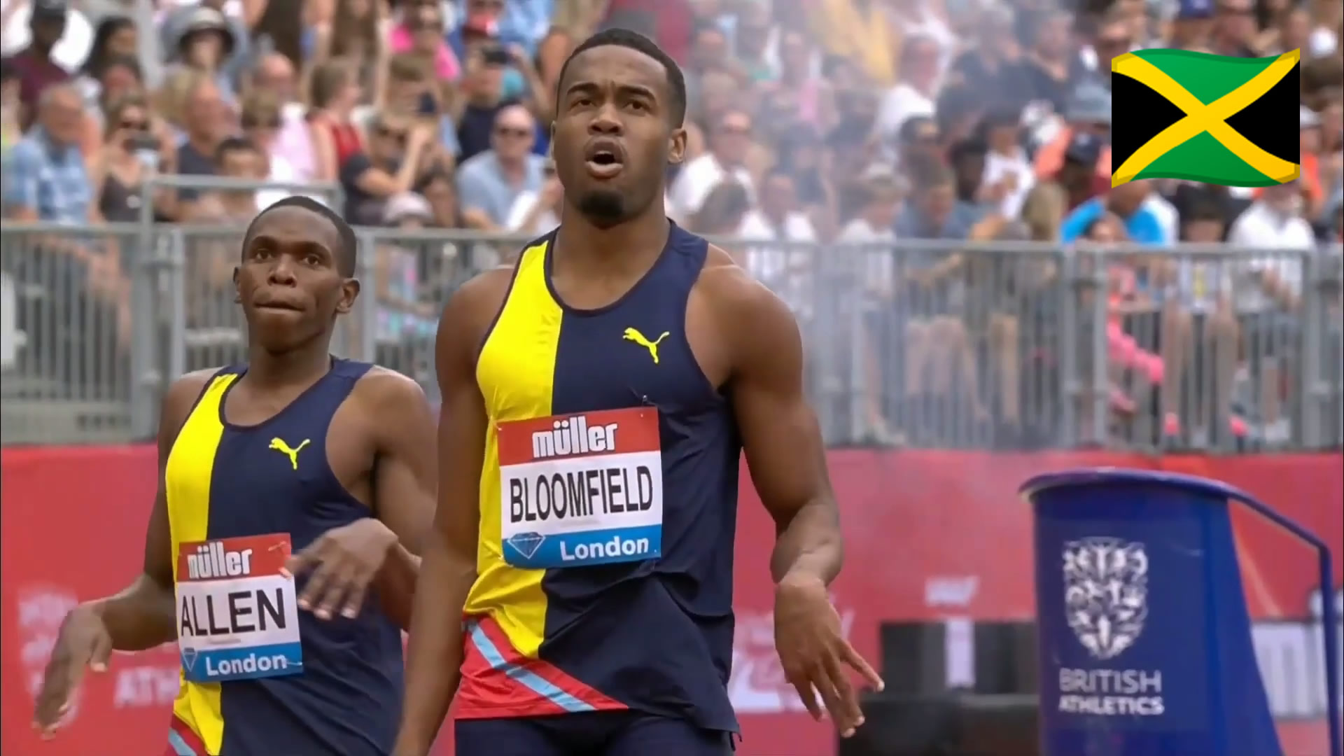 Akeem Bloomfield holds off Jonathan Jones to win the 400m in London Akeem Bloomfield holds off Jonathan Jones to win the 400m in London