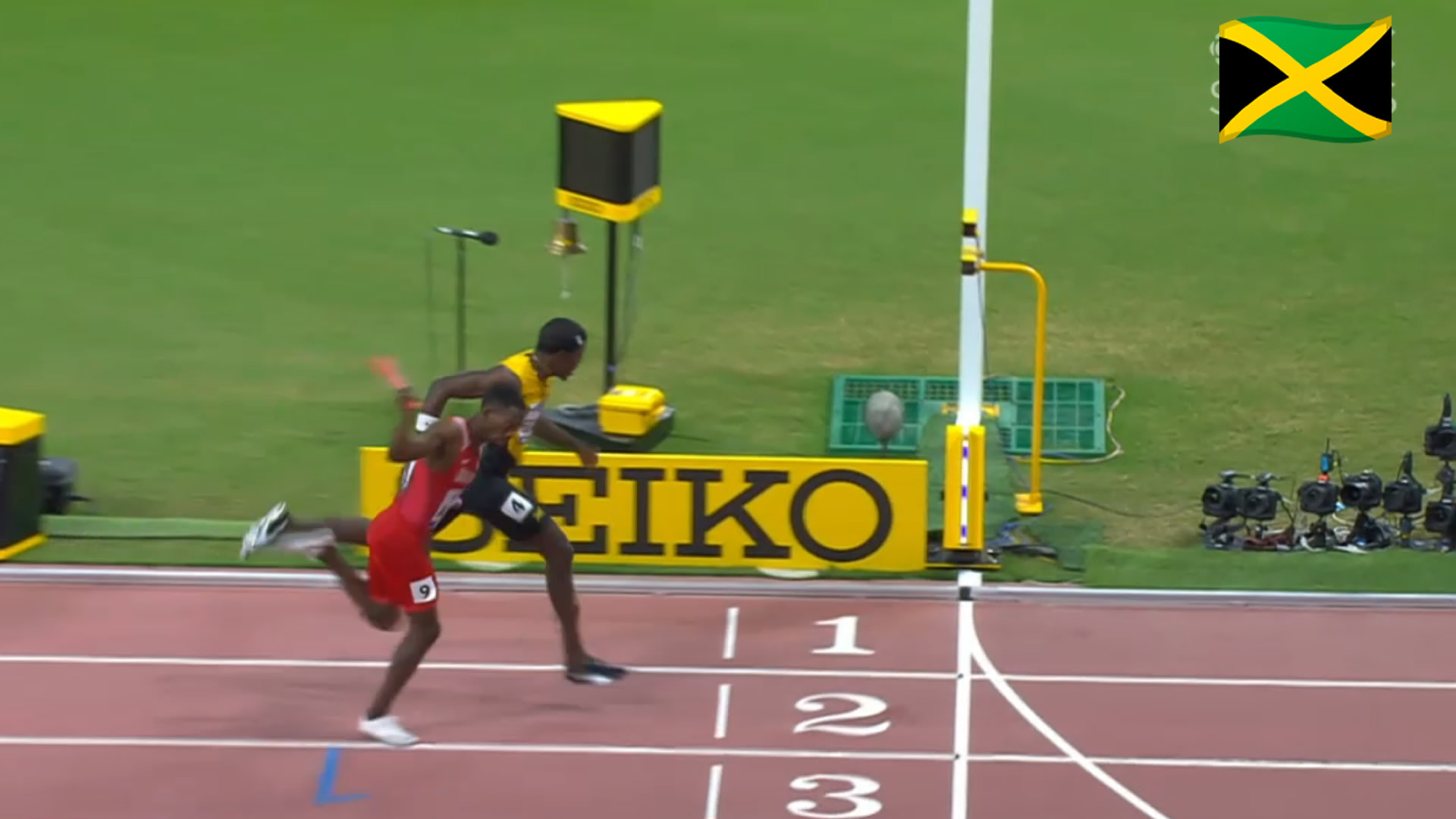 Team Jamaica wins 1st Mixed 4x400m Relay Silver medal at World Championshipsv Team Jamaica wins 1st Mixed 4x400m Relay Silver medal at World Championships
